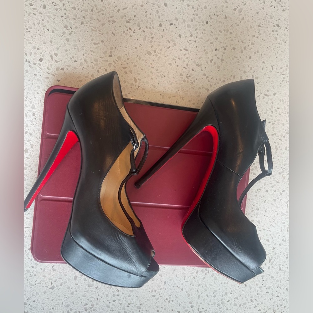 Christian Louboutin Black 6” open toe with tee strap platform pump